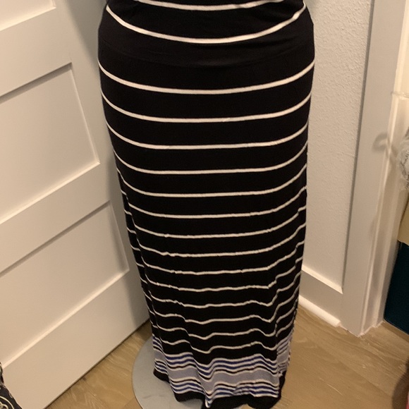MAX STUDIO Maxi Skirt - Picture 4 of 14